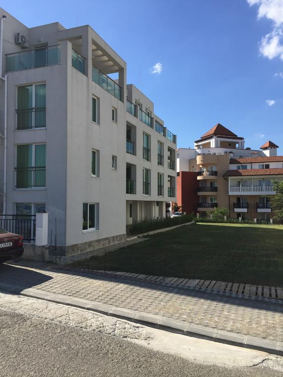 Sea Life Apartments Sinemorets Exterior photo
